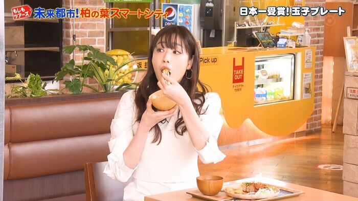 Hikaru Takahashi eats something like fried chicken with a nasty 13th image