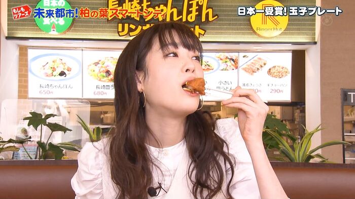 Hikaru Takahashi eats something like fried chicken with a nasty 4th image
