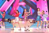 フジTVの美人女子アナウンサー軍団、ものまね紅白歌合戦でセクシー衣装着てオッパイ強調衣装で歌うw