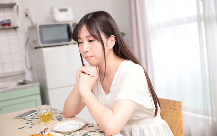 Takashima kana attacks her boyfriend who doesn't get up to H. 10th image